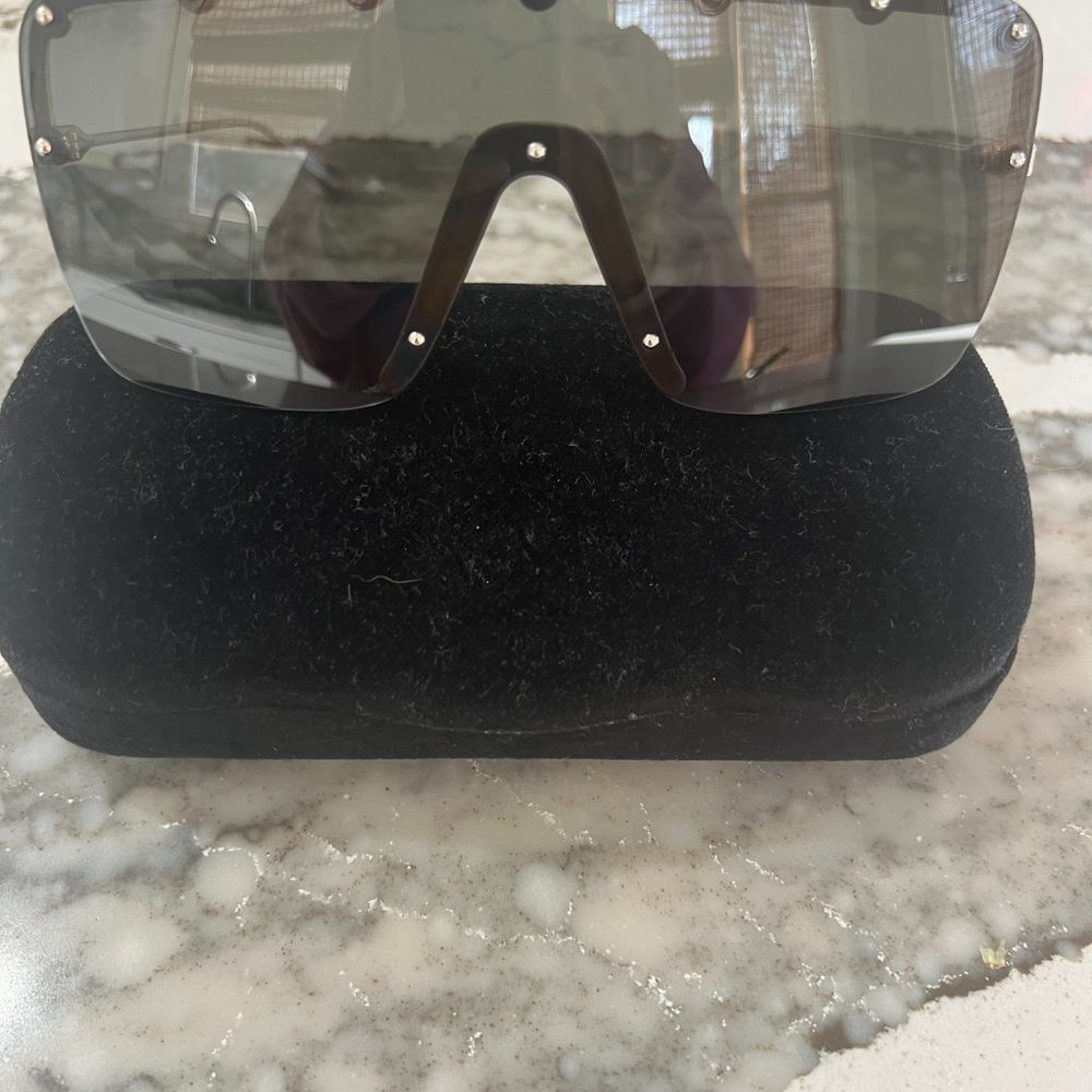 Gucci - Picture 4 of 5